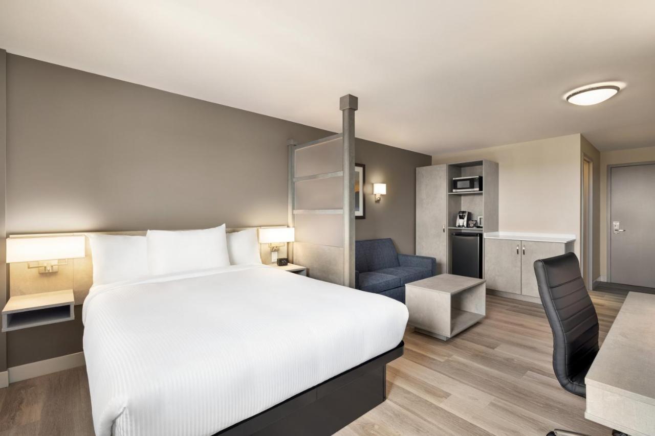 Microtel Inn & Suites By Wyndham Boisbriand Sainte-Therese Ngoại thất bức ảnh
