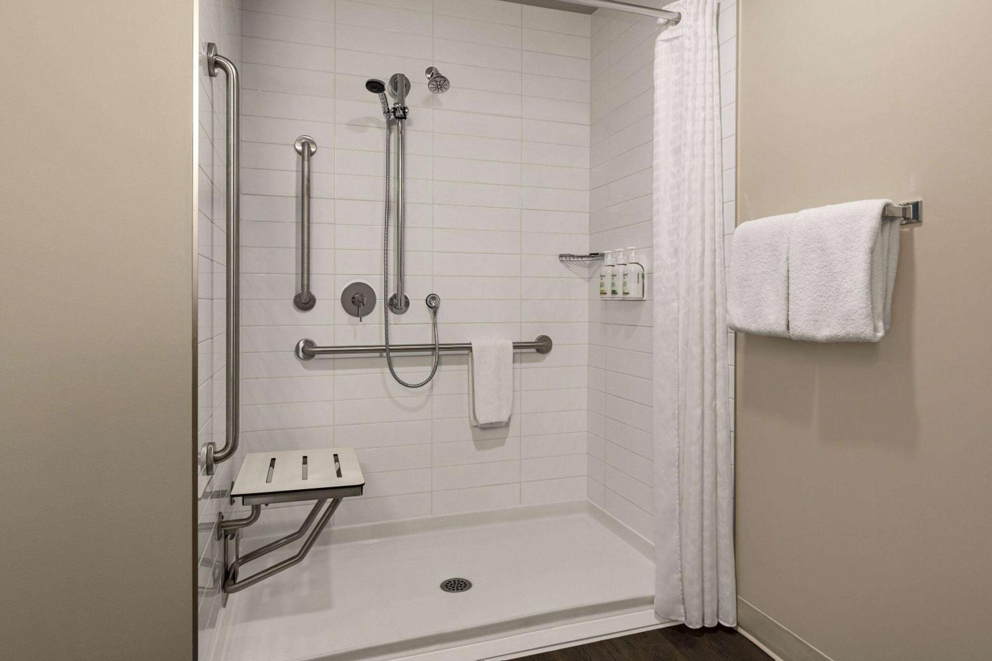 Microtel Inn & Suites By Wyndham Boisbriand Sainte-Therese Ngoại thất bức ảnh