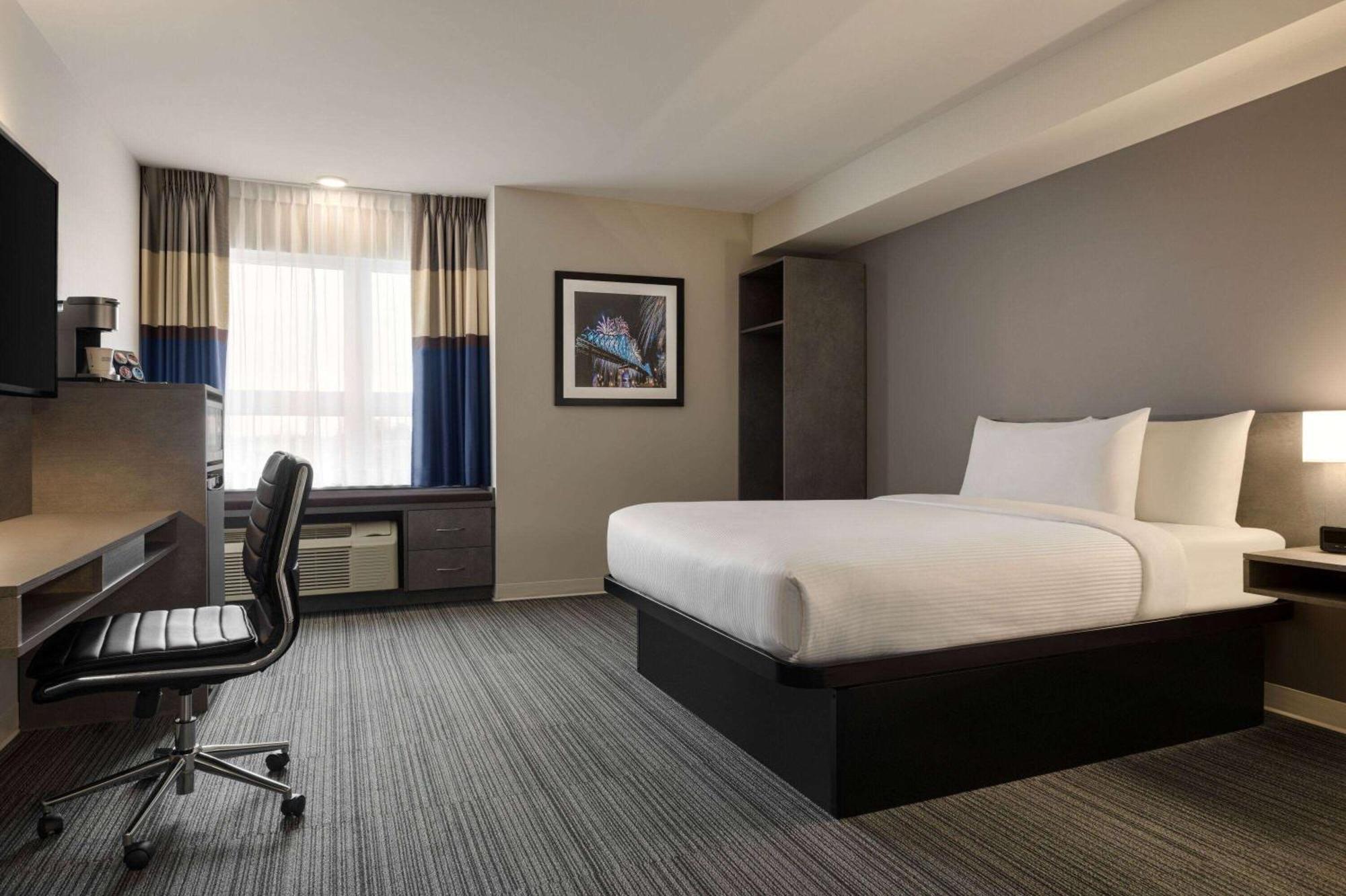Microtel Inn & Suites By Wyndham Boisbriand Sainte-Therese Ngoại thất bức ảnh