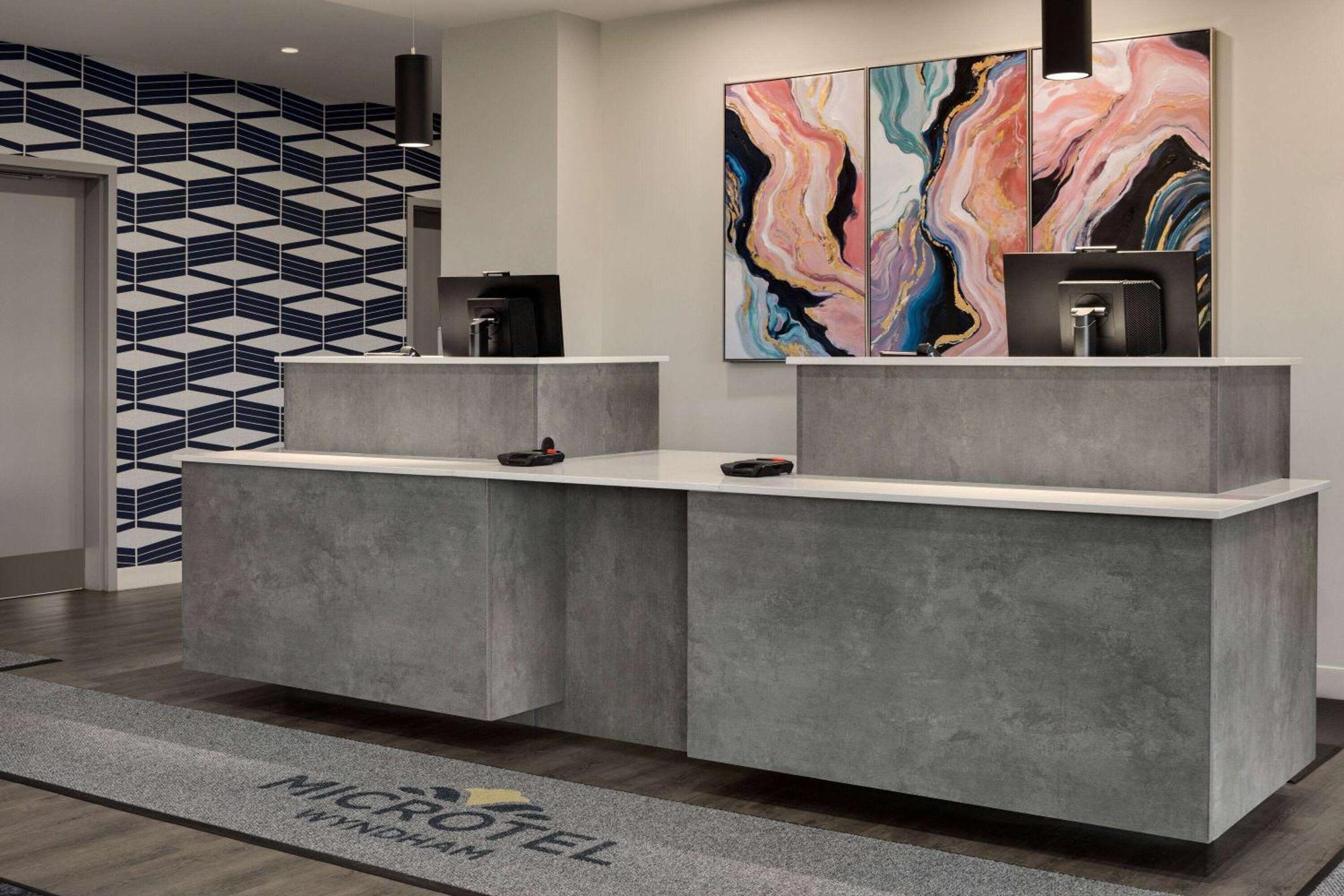 Microtel Inn & Suites By Wyndham Boisbriand Sainte-Therese Ngoại thất bức ảnh