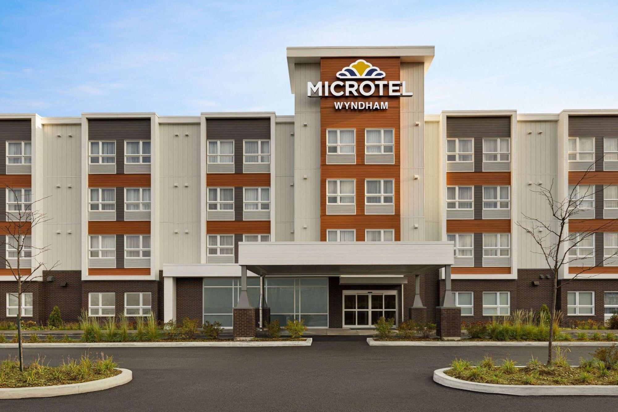 Microtel Inn & Suites By Wyndham Boisbriand Sainte-Therese Ngoại thất bức ảnh