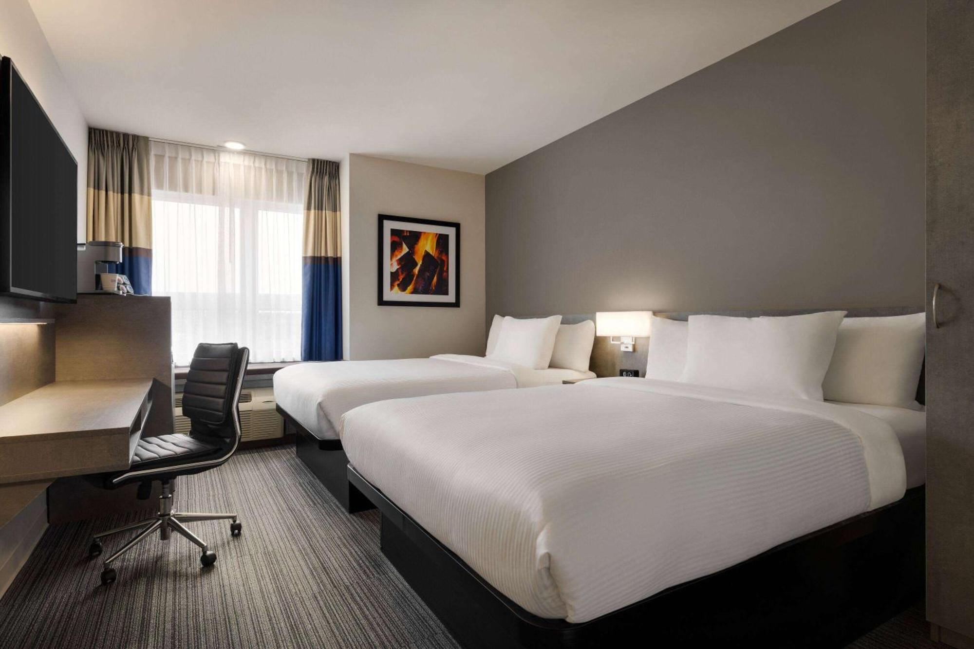 Microtel Inn & Suites By Wyndham Boisbriand Sainte-Therese Ngoại thất bức ảnh