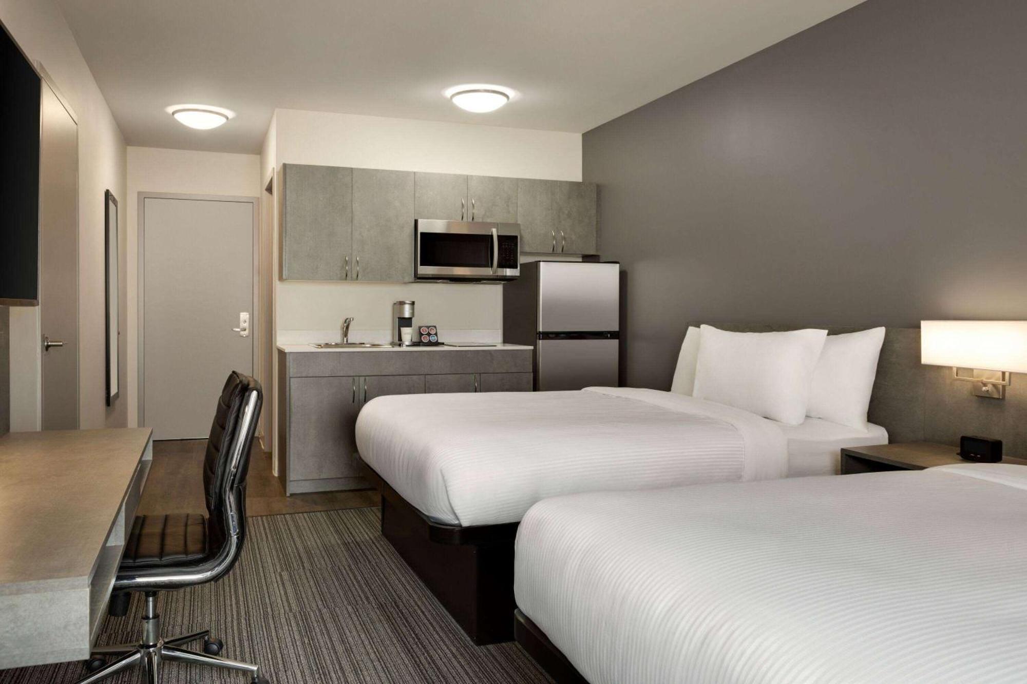 Microtel Inn & Suites By Wyndham Boisbriand Sainte-Therese Ngoại thất bức ảnh