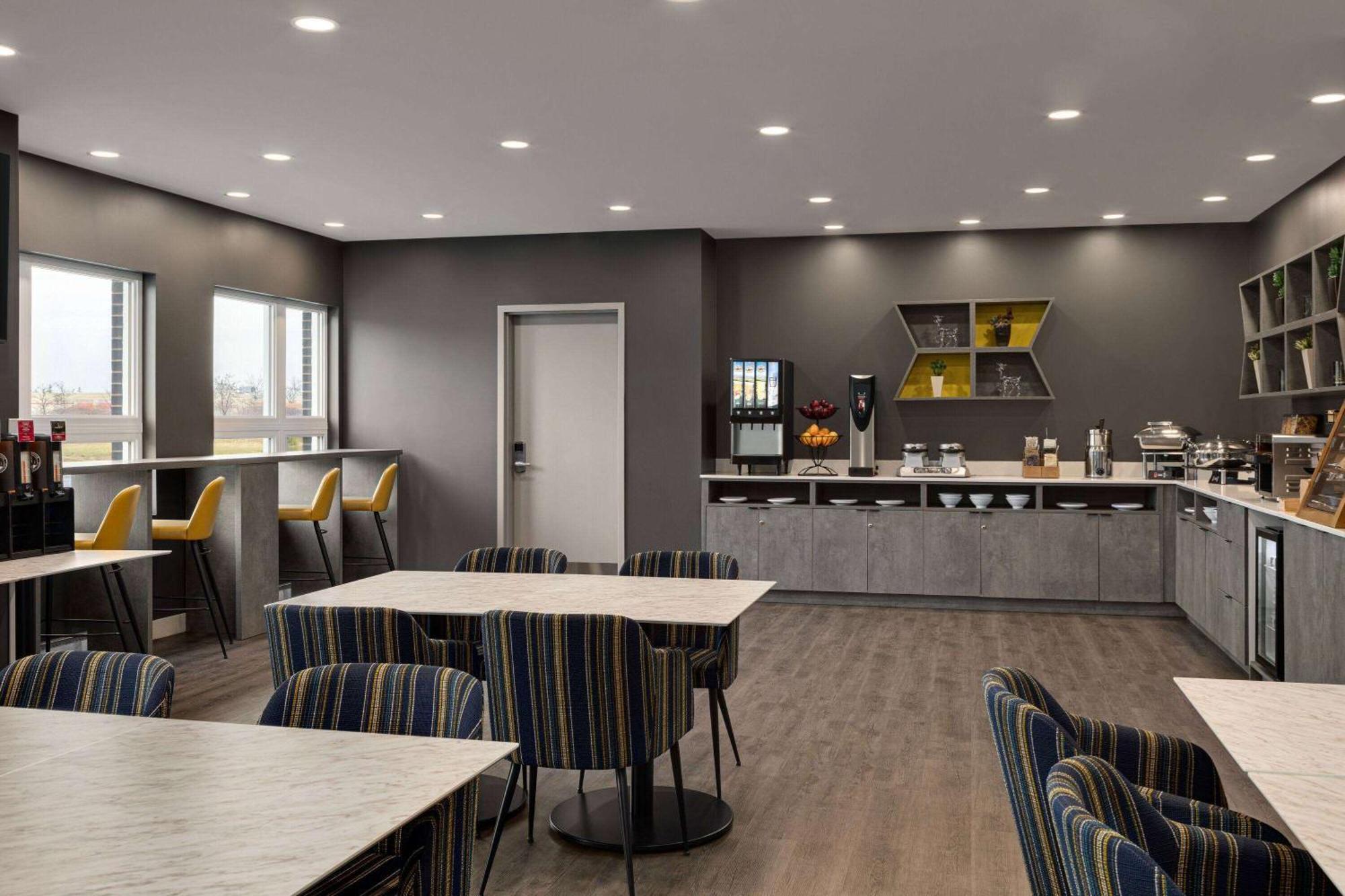 Microtel Inn & Suites By Wyndham Boisbriand Sainte-Therese Ngoại thất bức ảnh