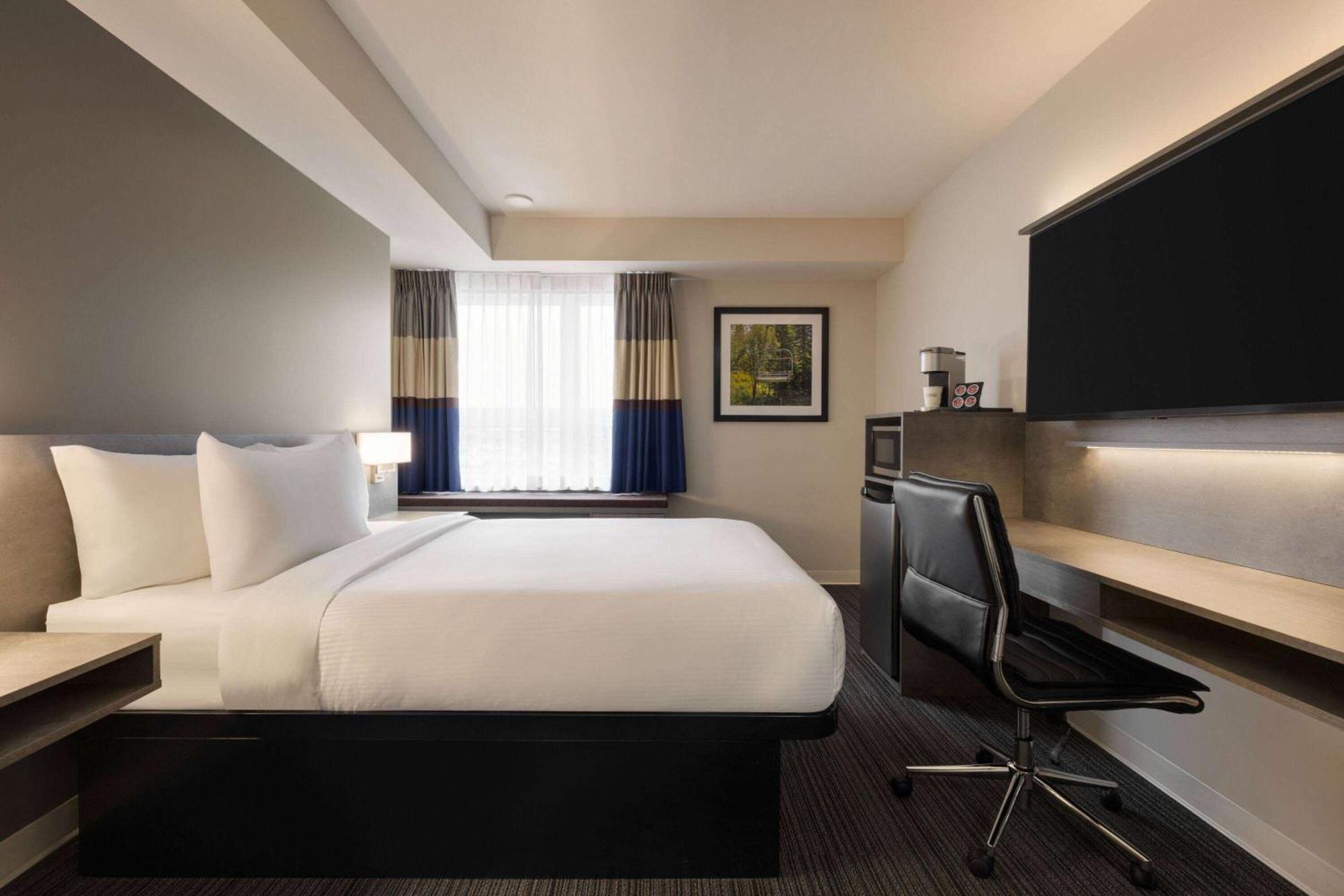 Microtel Inn & Suites By Wyndham Boisbriand Sainte-Therese Ngoại thất bức ảnh