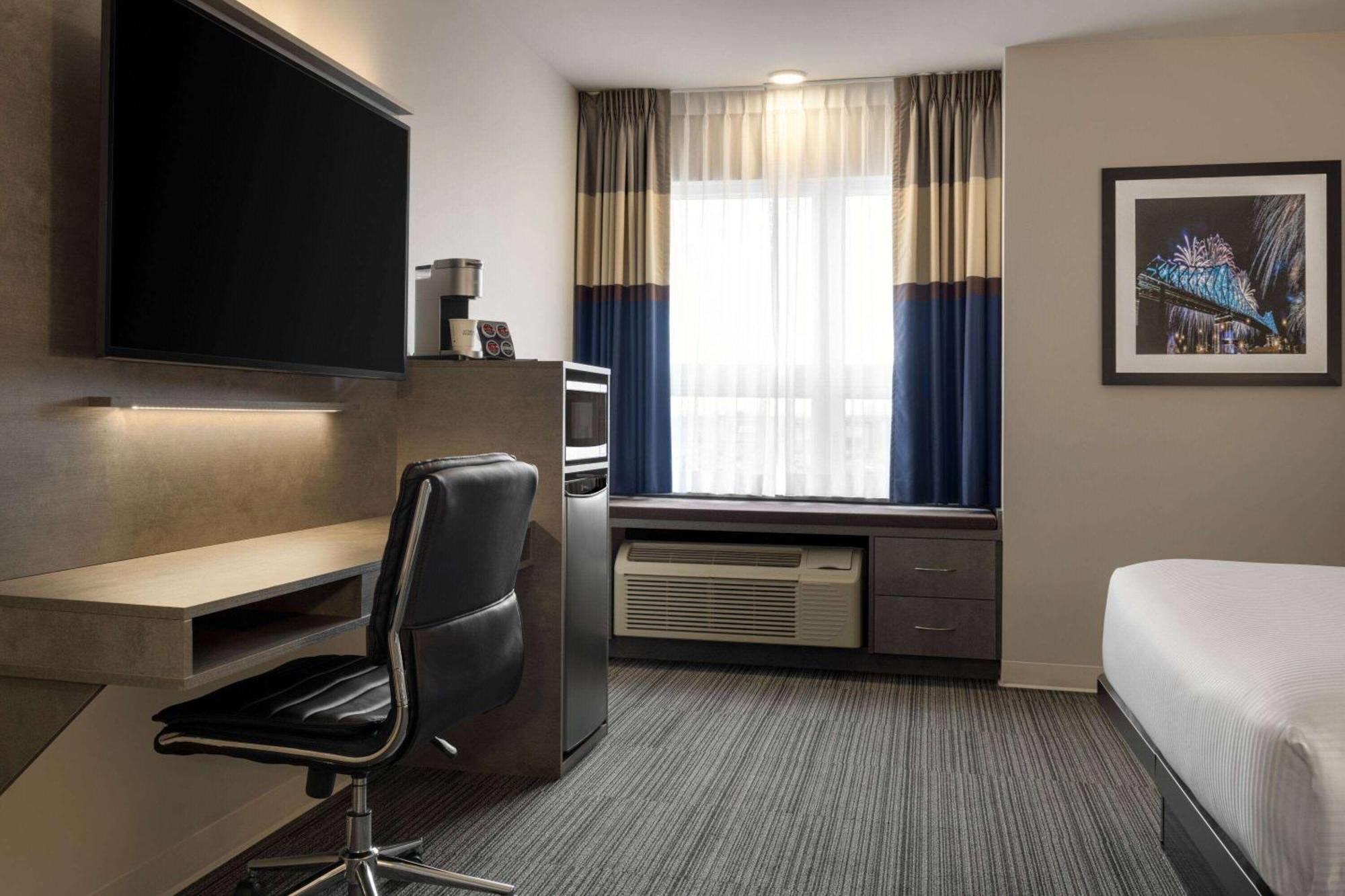 Microtel Inn & Suites By Wyndham Boisbriand Sainte-Therese Ngoại thất bức ảnh
